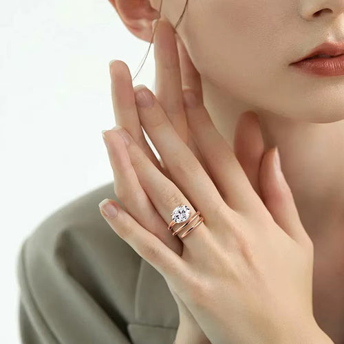 Anello Solitario con Moissanite Brillante