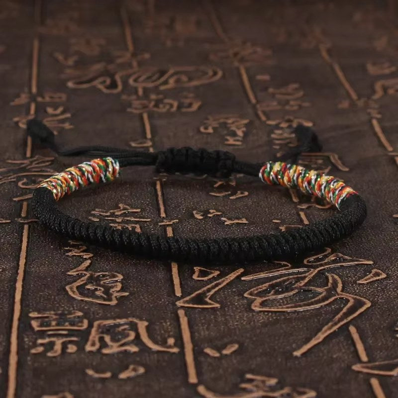 Bracciale Filo Rosso Tibetano – Fortuna e Legame
